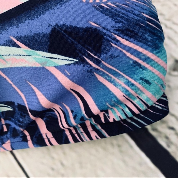 Top unavailable - Picture 2 of 5